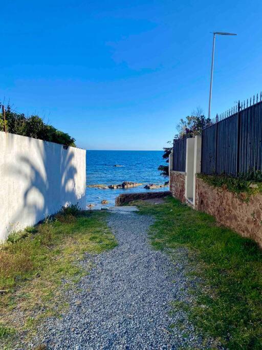 Studio Bord De Mer Boulouris A Saint Raphael Екстериор снимка