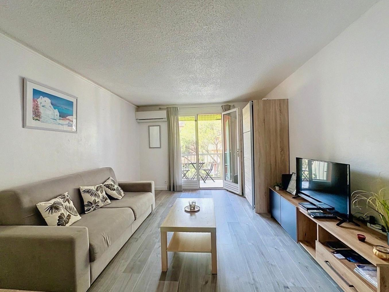 Studio Bord De Mer Boulouris A Saint Raphael Екстериор снимка